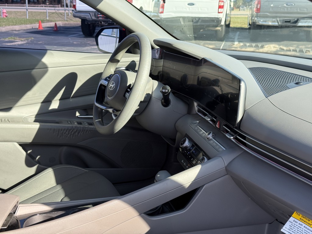 2024 Hyundai Elantra Image 15
