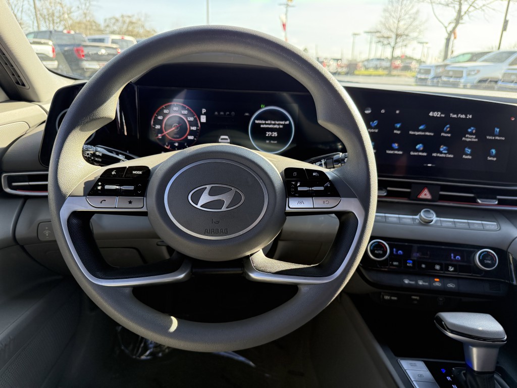 2024 Hyundai Elantra Image 17