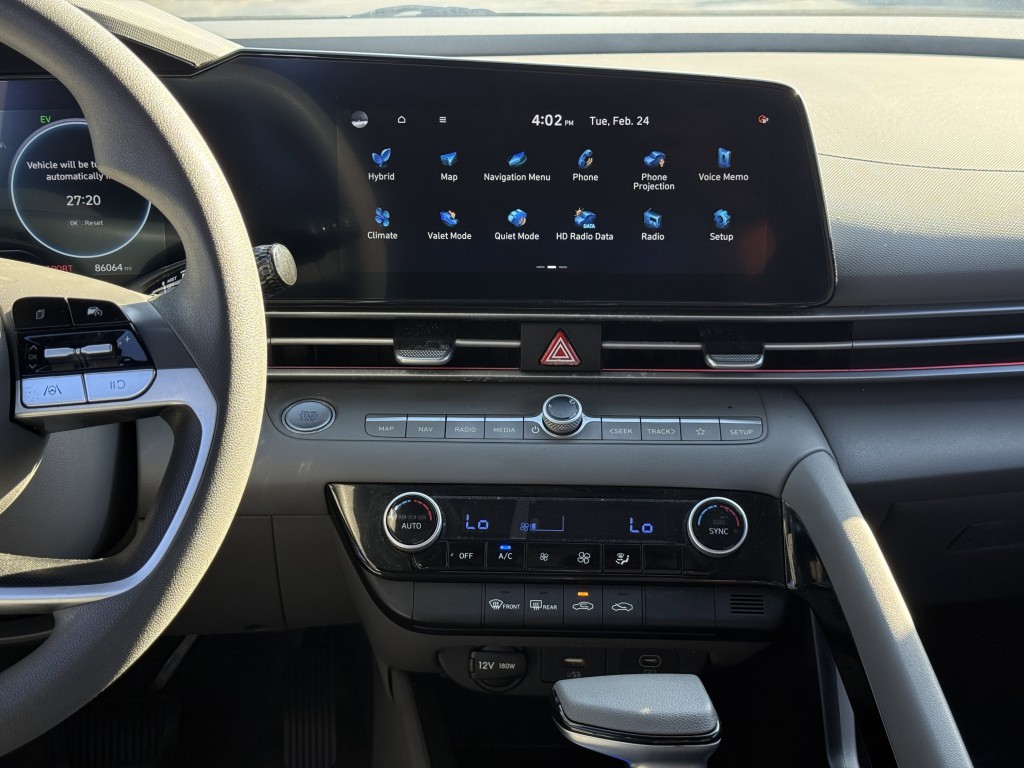 2024 Hyundai Elantra Image 21