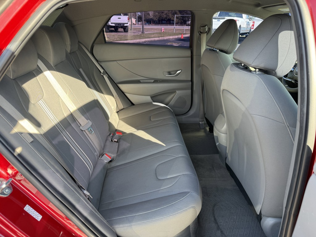 2024 Hyundai Elantra Image 34