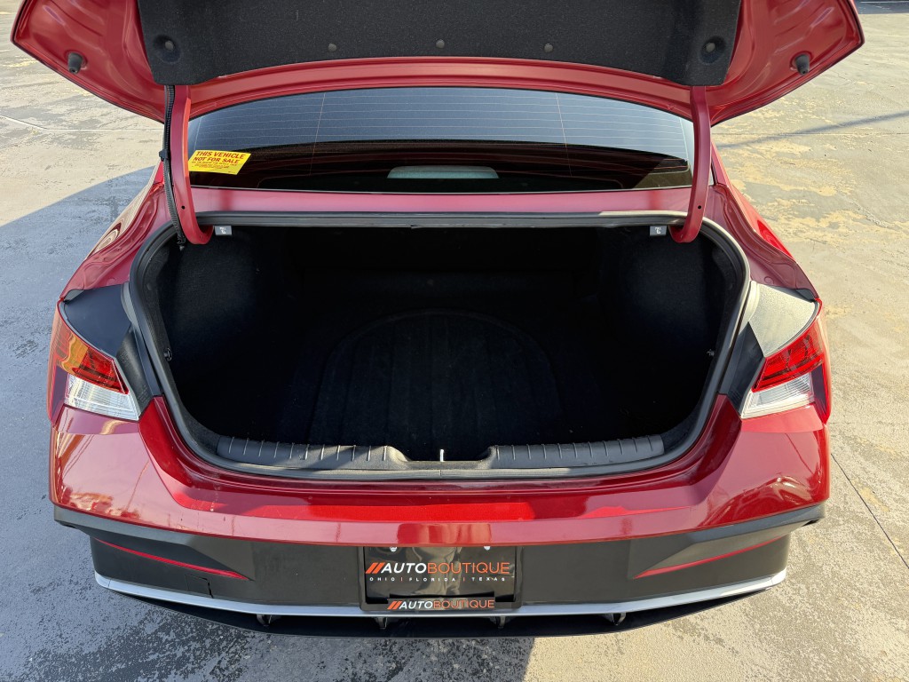 2024 Hyundai Elantra Image 36