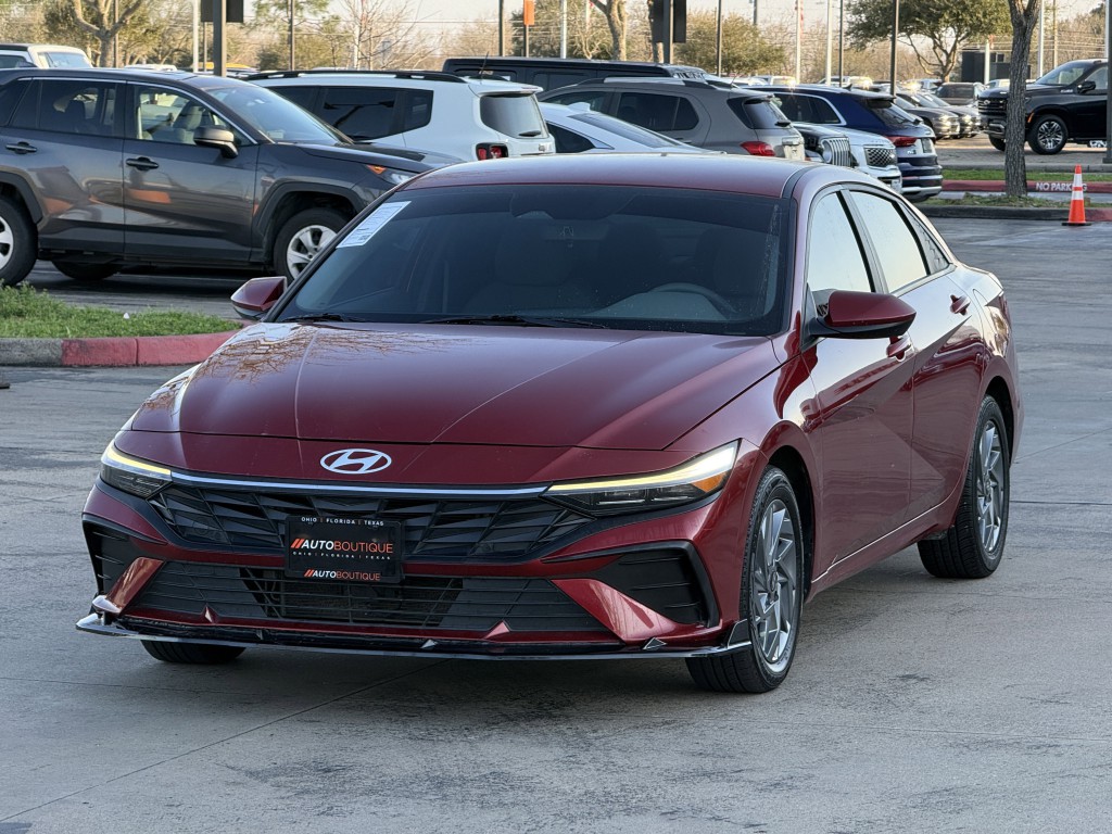 2024 Hyundai Elantra Image 5
