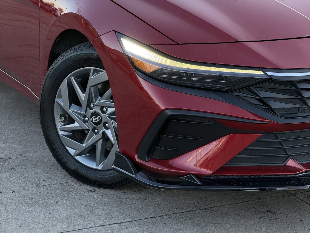 2024 Hyundai Elantra Image 9
