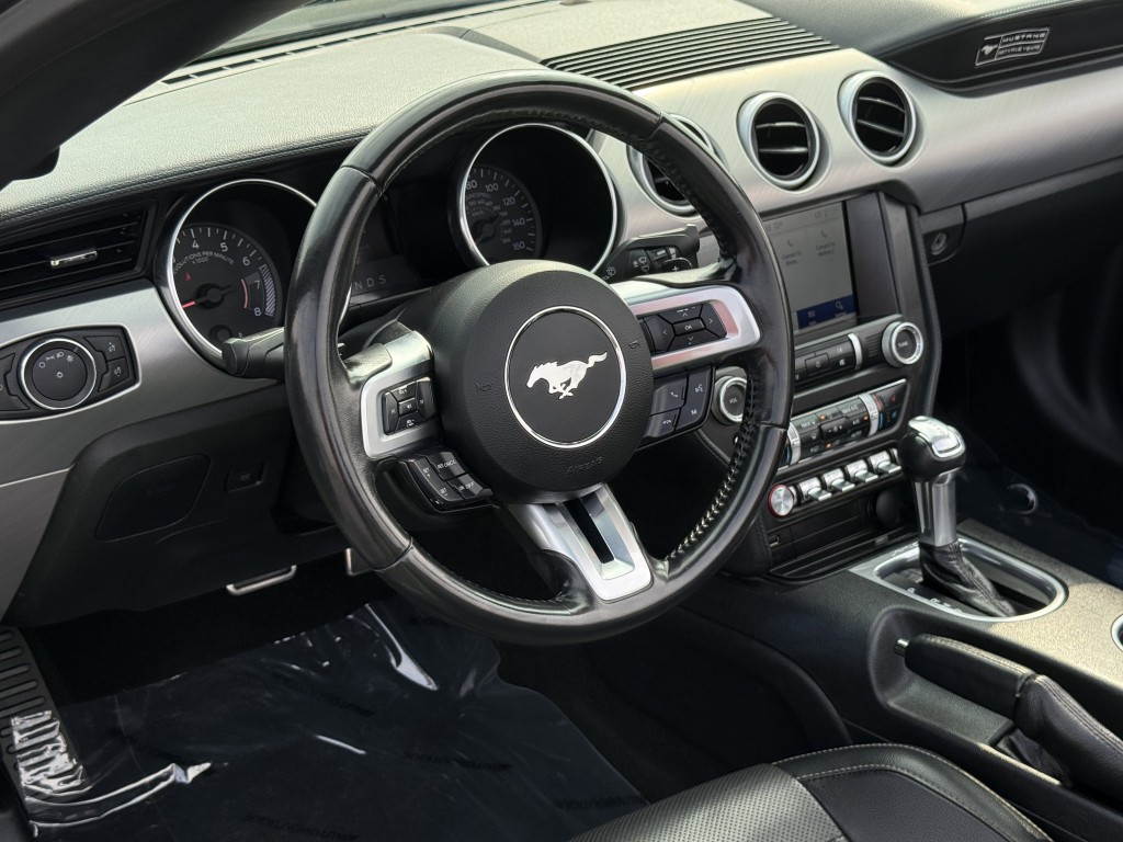 2020 Ford Mustang Image 16