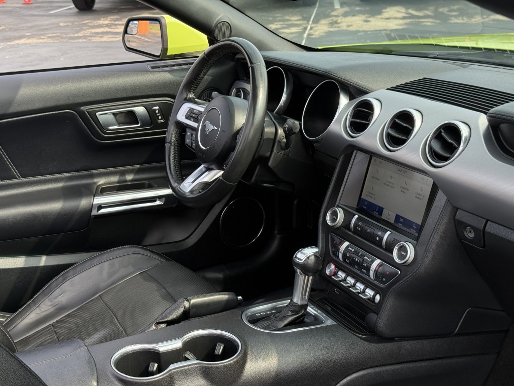 2020 Ford Mustang Image 17