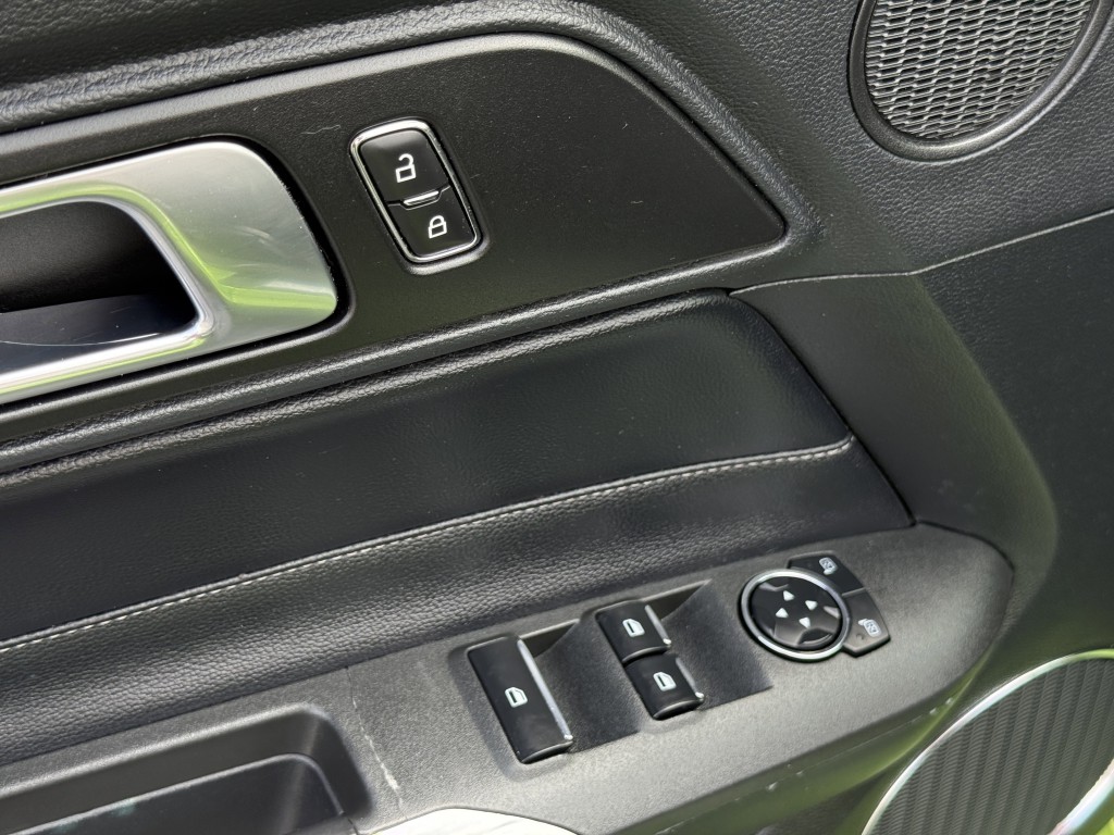 2020 Ford Mustang Image 28