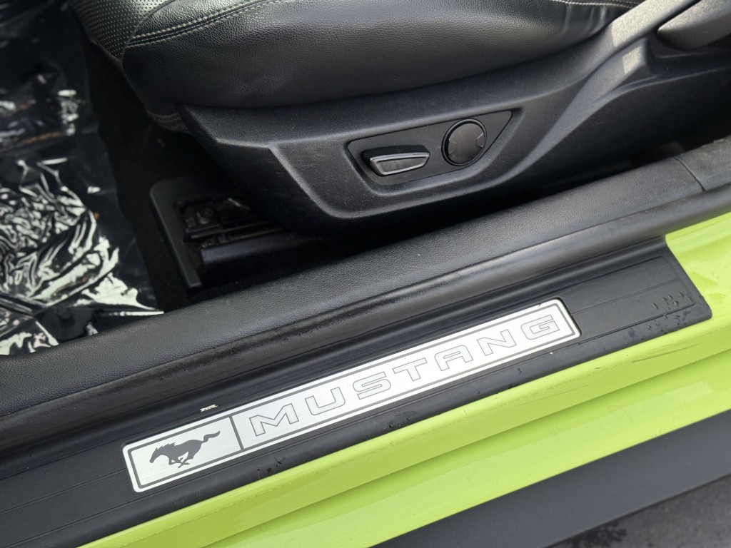 2020 Ford Mustang Image 31