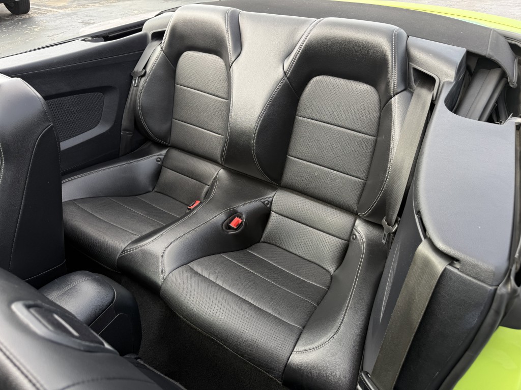 2020 Ford Mustang Image 33