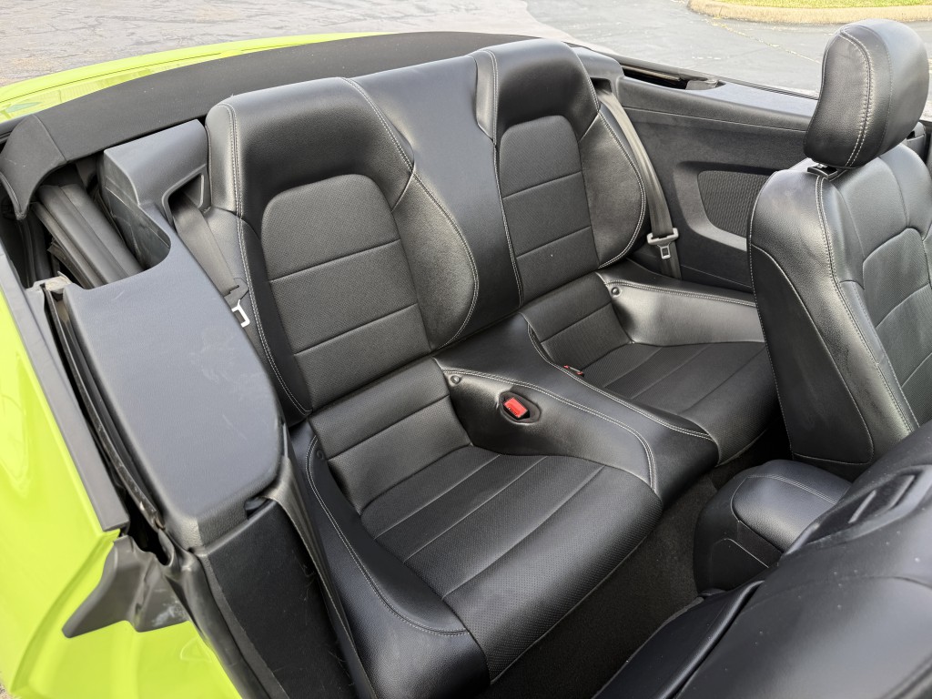 2020 Ford Mustang Image 34