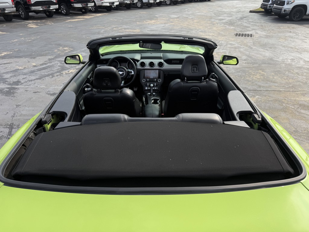 2020 Ford Mustang Image 35