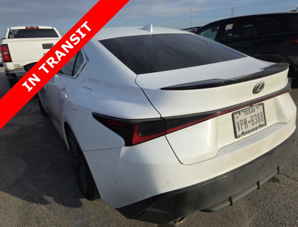 2021 Lexus IS Image 7