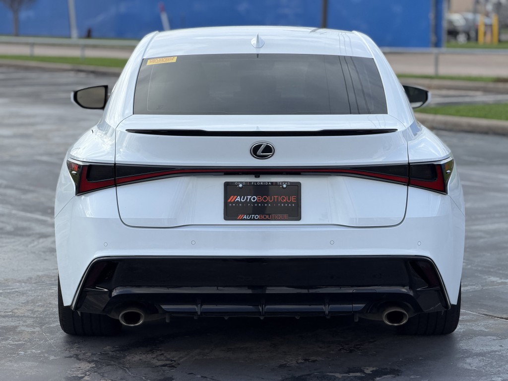 2021 Lexus IS Image 7