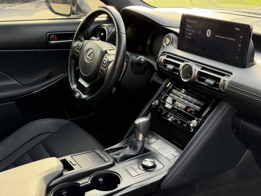 2021 Lexus IS Image 14