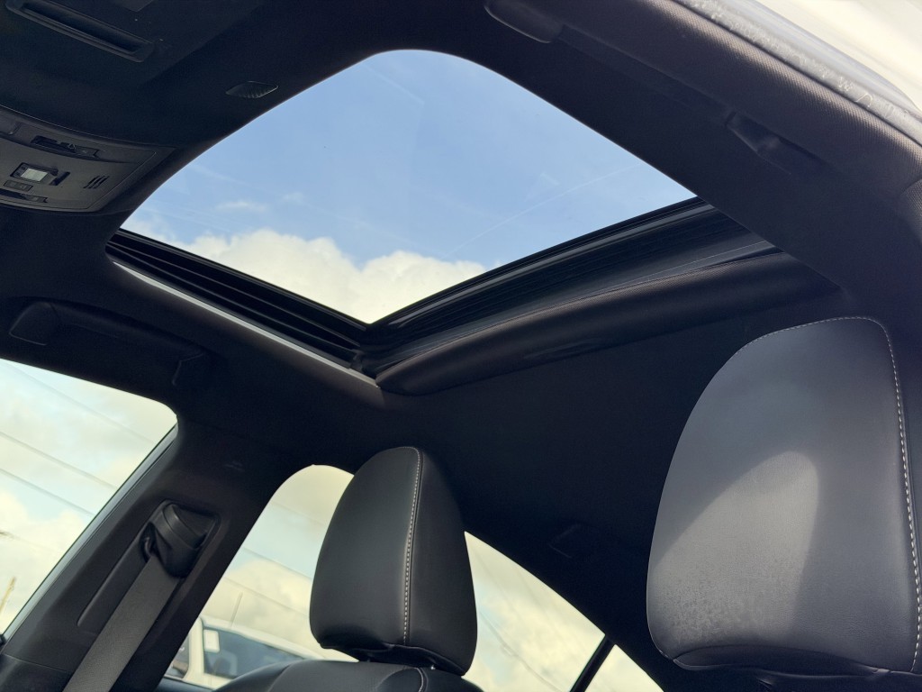 2021 Lexus IS Image 29