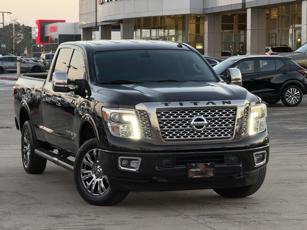 2016 Nissan Titan Image 3