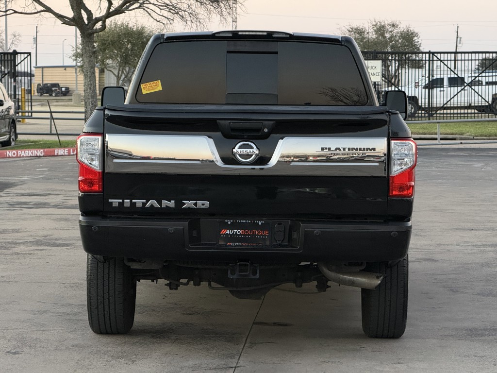2016 Nissan Titan Image 8