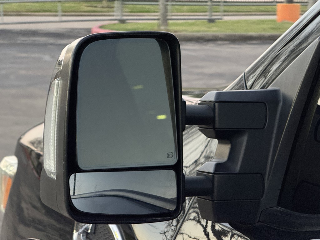 2016 Nissan Titan Image 13