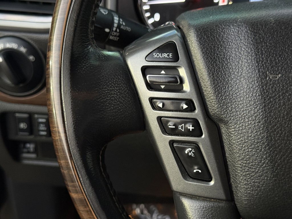 2016 Nissan Titan Image 18