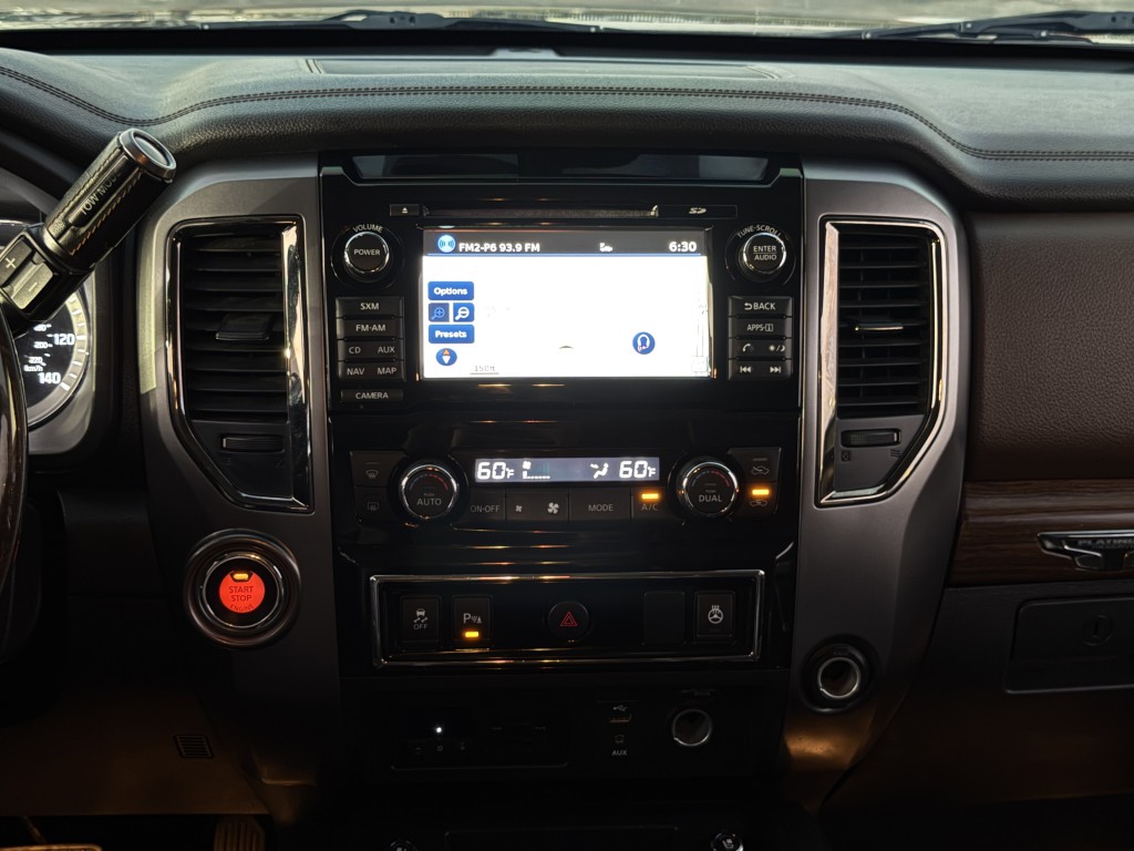 2016 Nissan Titan Image 21