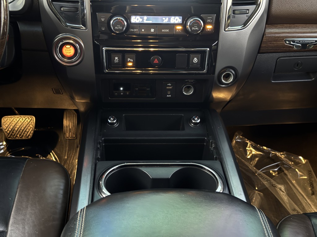 2016 Nissan Titan Image 23