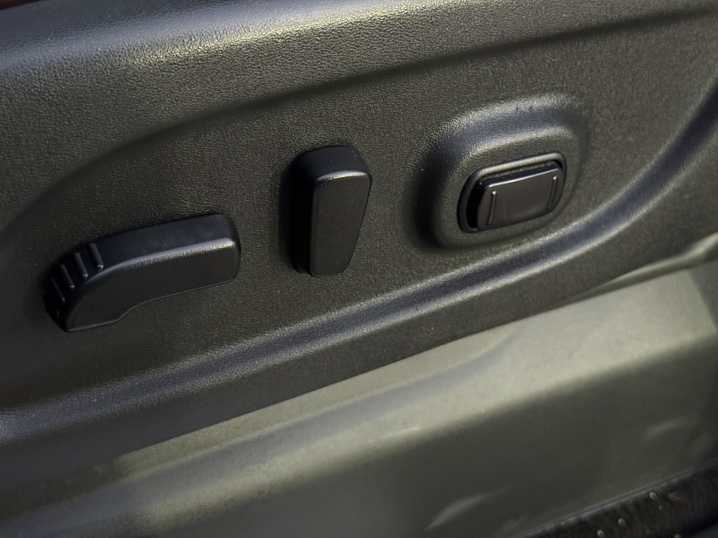 2016 Nissan Titan Image 31