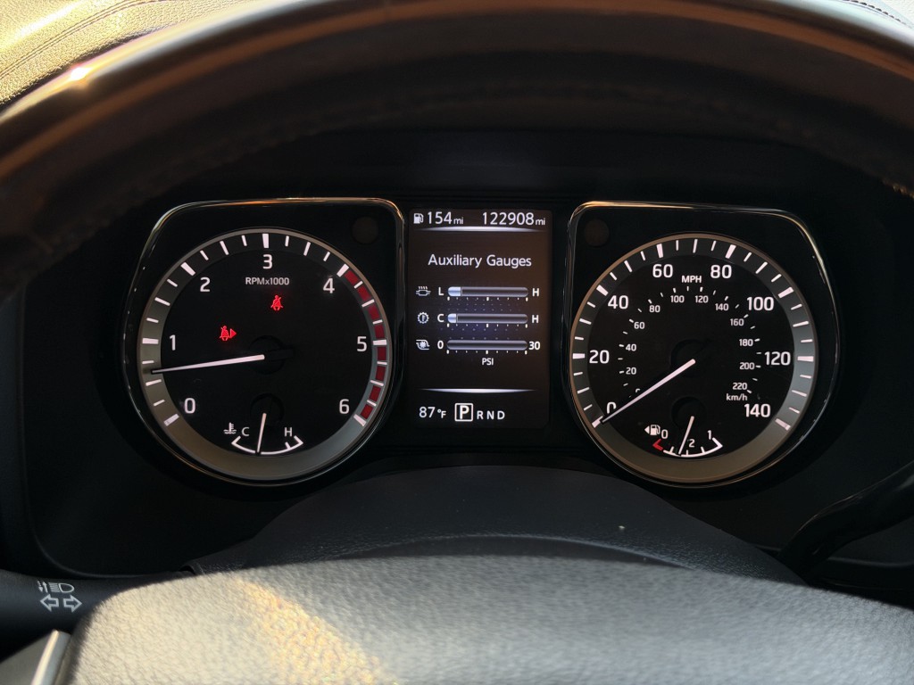 2016 Nissan Titan Image 11