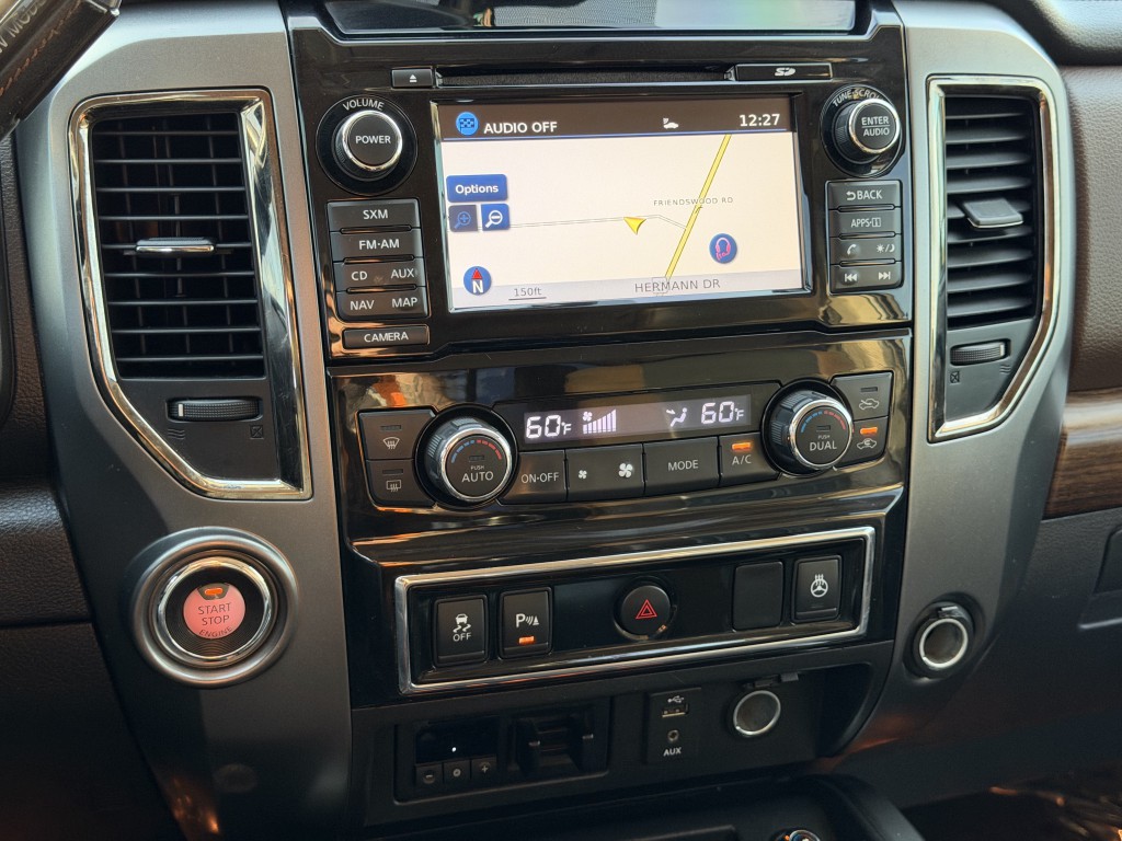 2016 Nissan Titan Image 12