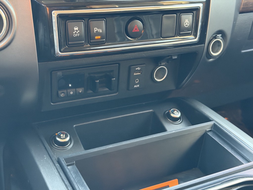 2016 Nissan Titan Image 14