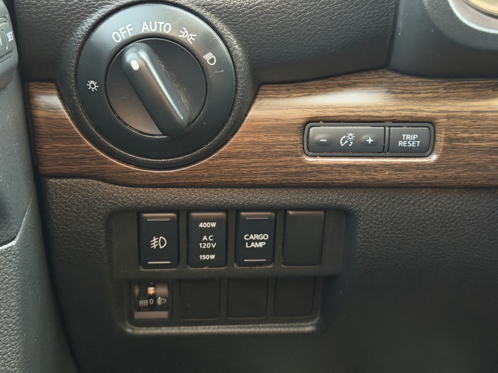 2016 Nissan Titan Image 15