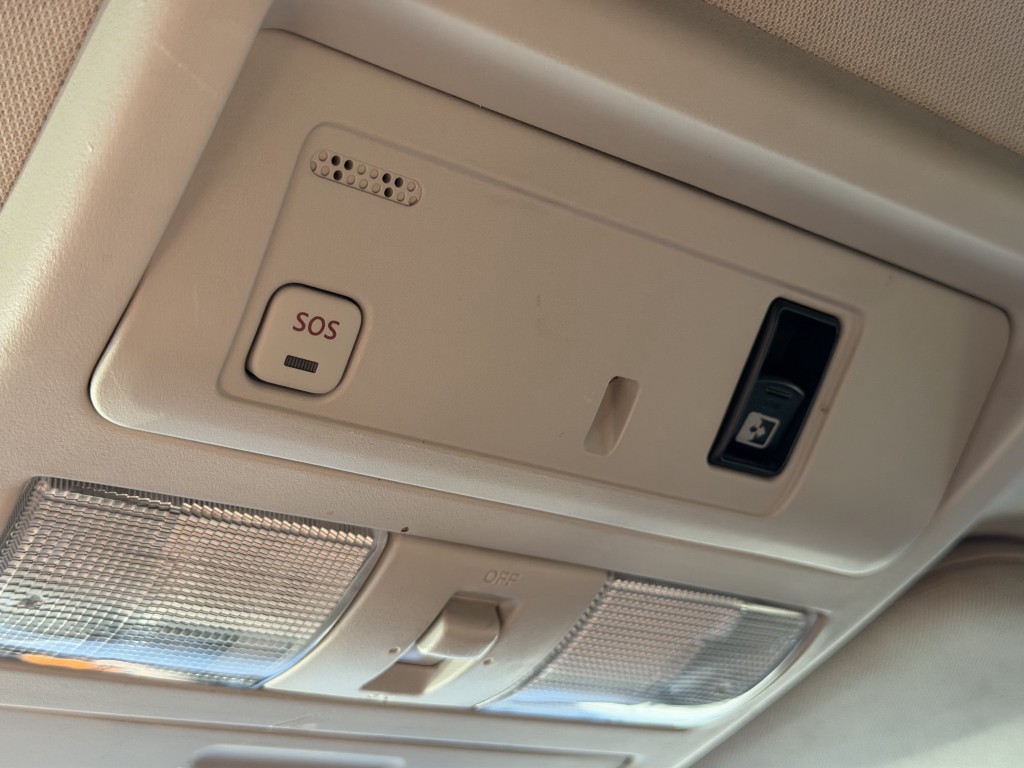 2016 Nissan Titan Image 16