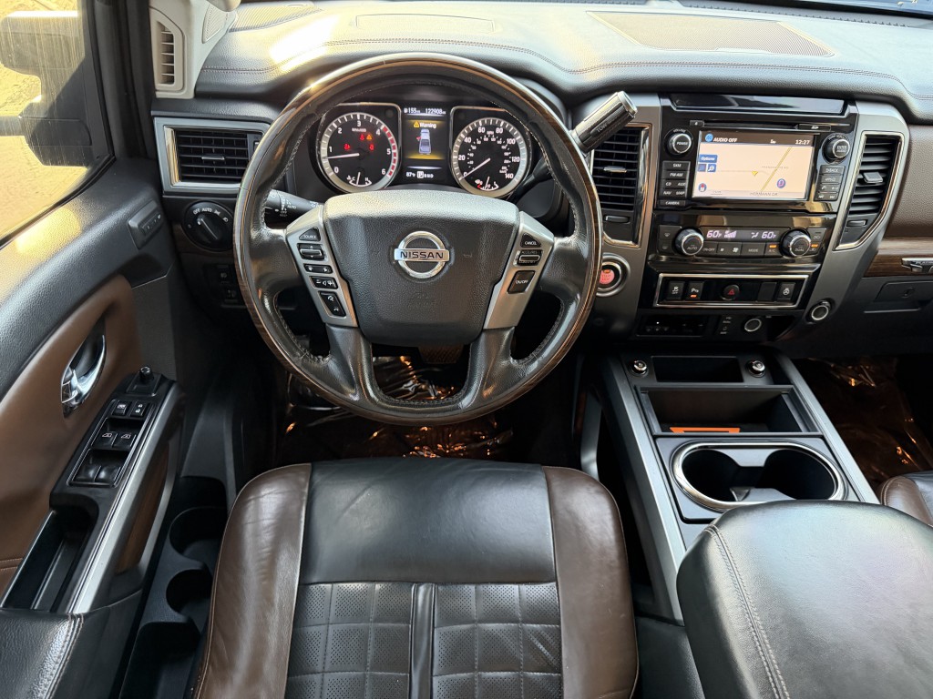 2016 Nissan Titan Image 24