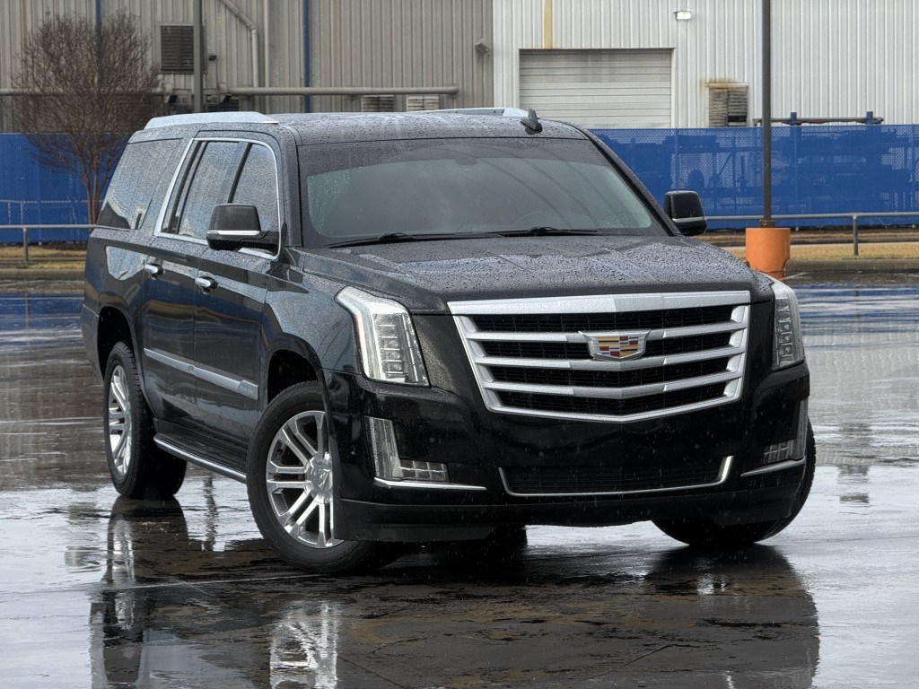 2018 Cadillac Escalade Image 3