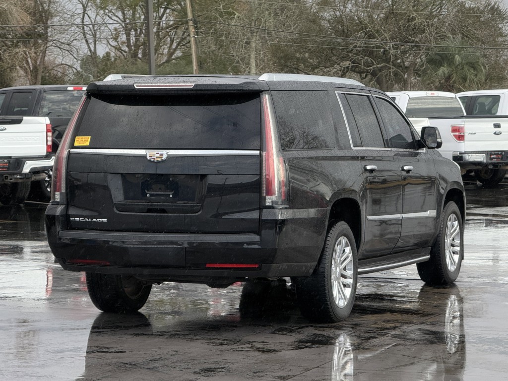 2018 Cadillac Escalade Image 9