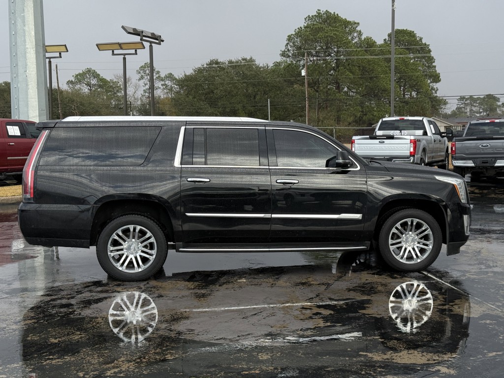 2018 Cadillac Escalade Image 12