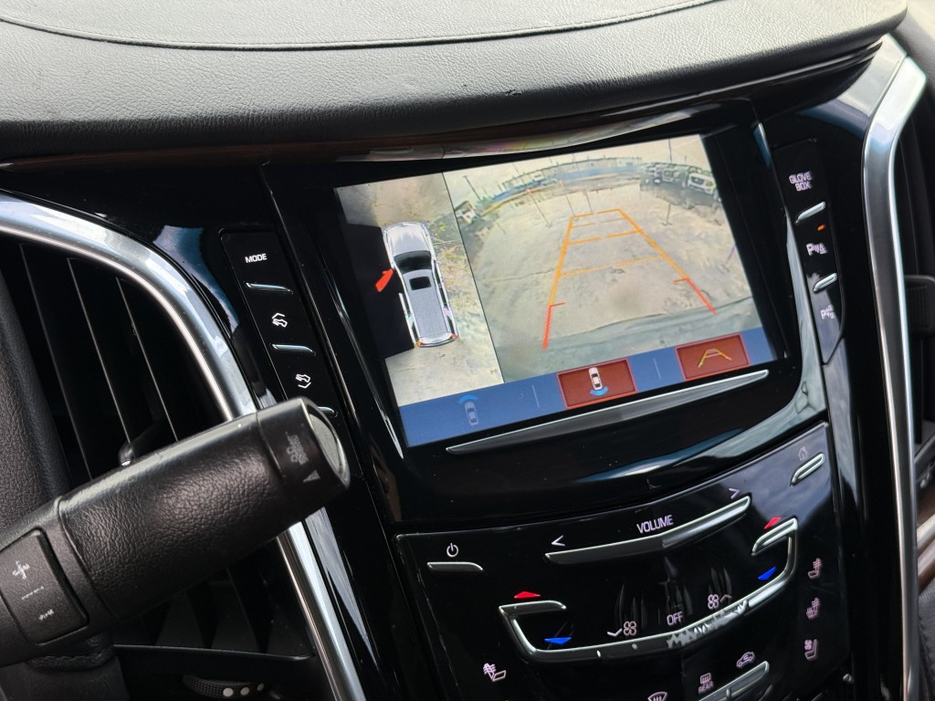 2018 Cadillac Escalade Image 21