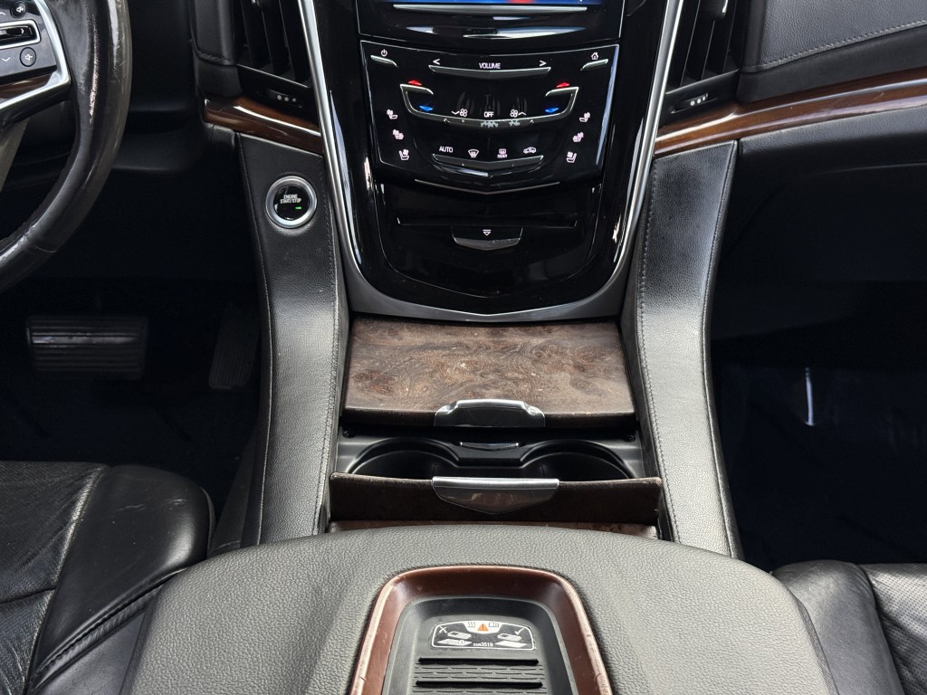 2018 Cadillac Escalade Image 22