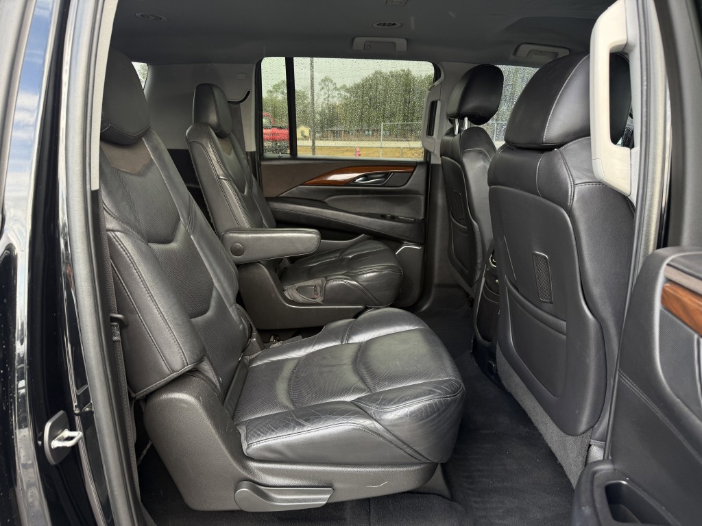 2018 Cadillac Escalade Image 31