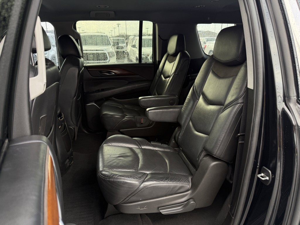 2018 Cadillac Escalade Image 34
