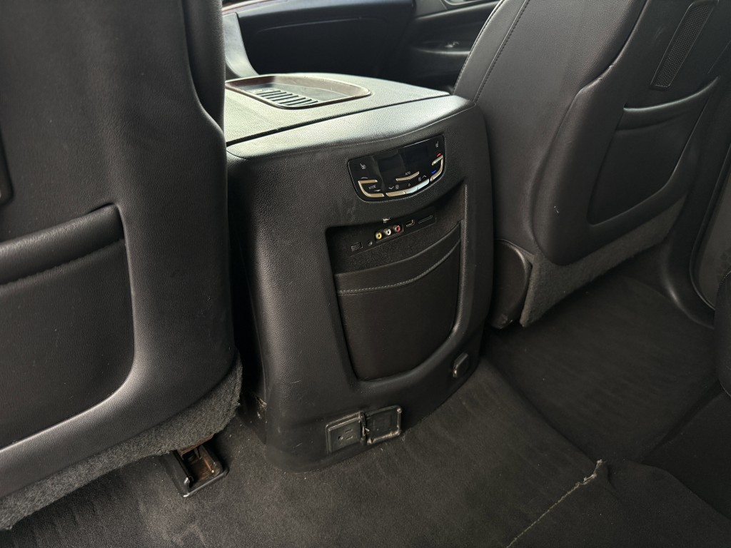 2018 Cadillac Escalade Image 35