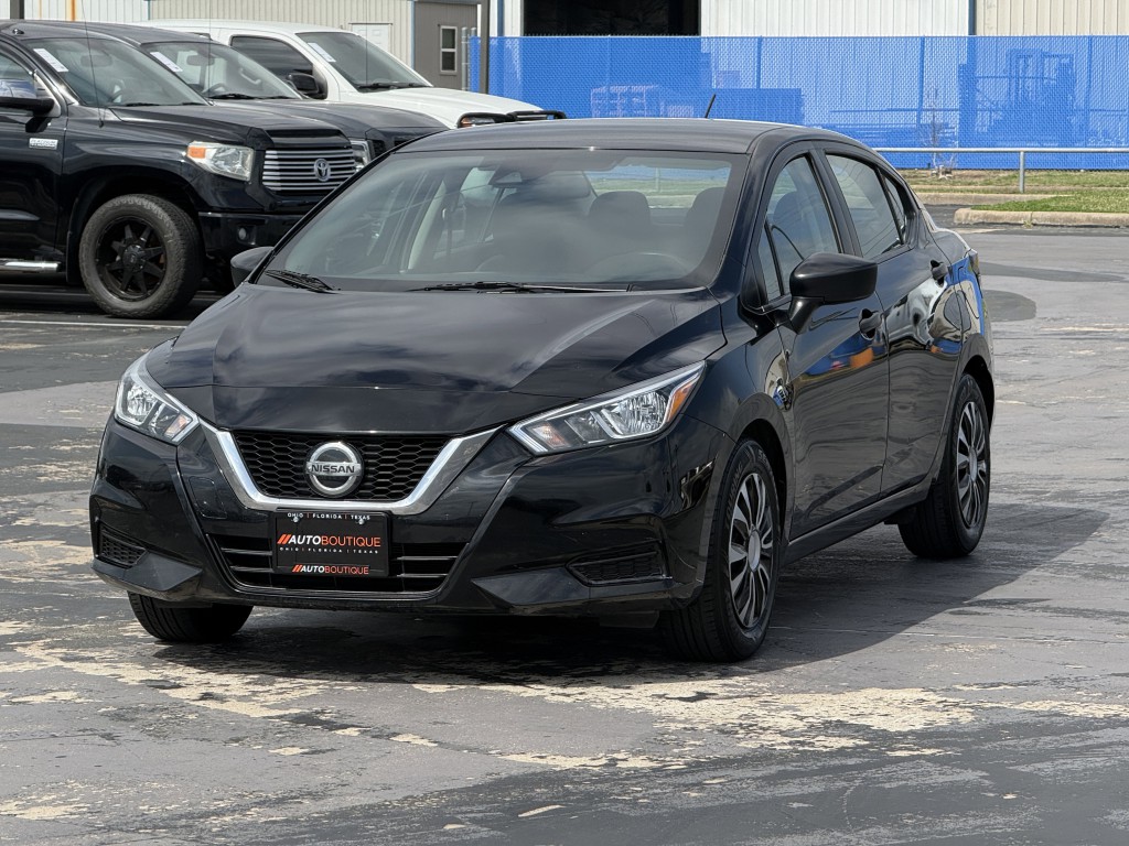 2022 Nissan Versa Image 5
