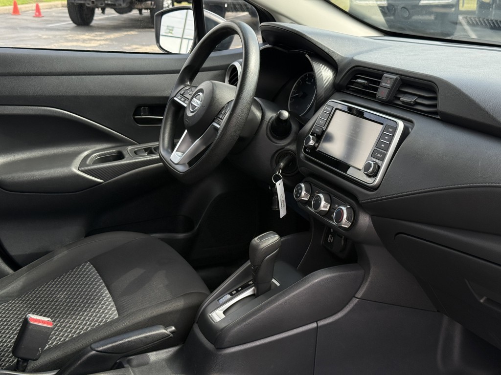 2022 Nissan Versa Image 14