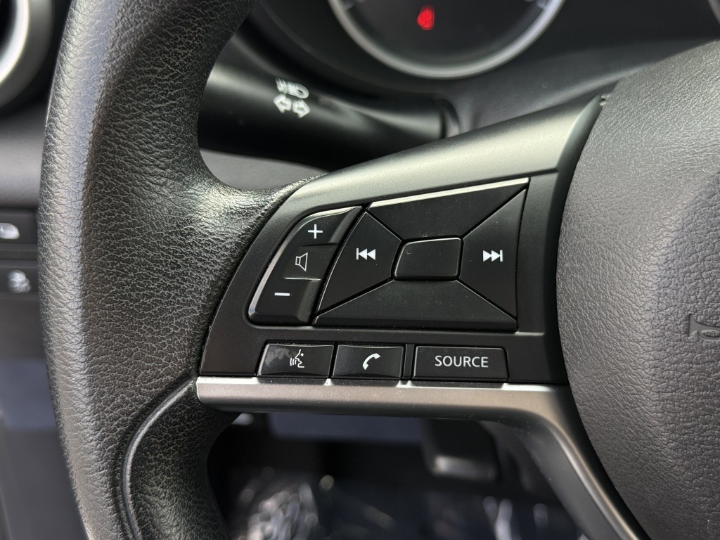 2022 Nissan Versa Image 17