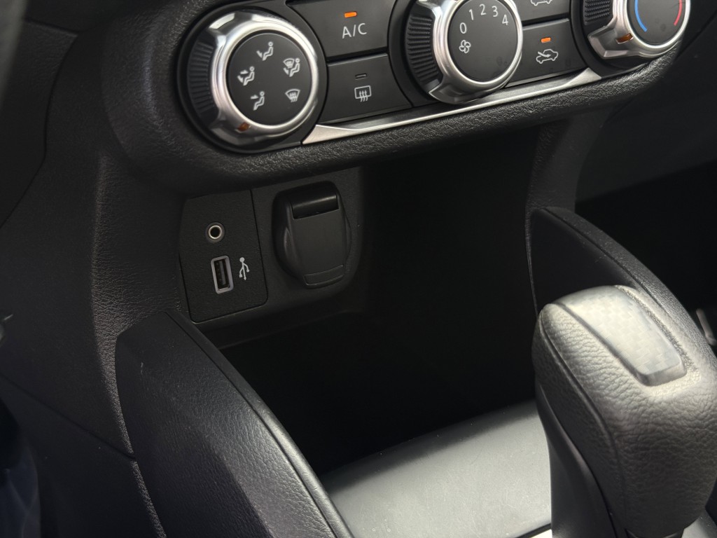 2022 Nissan Versa Image 21