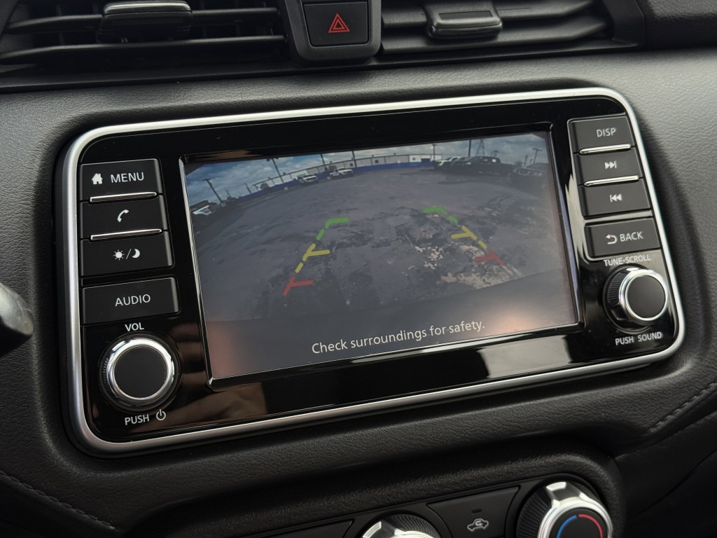 2022 Nissan Versa Image 22