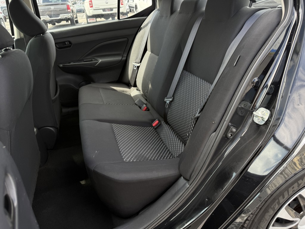 2022 Nissan Versa Image 31