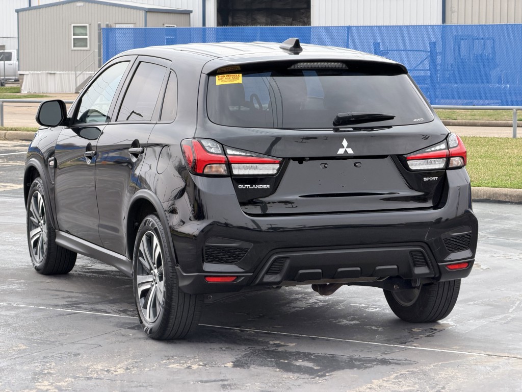 2024 Mitsubishi Outlander Image 9