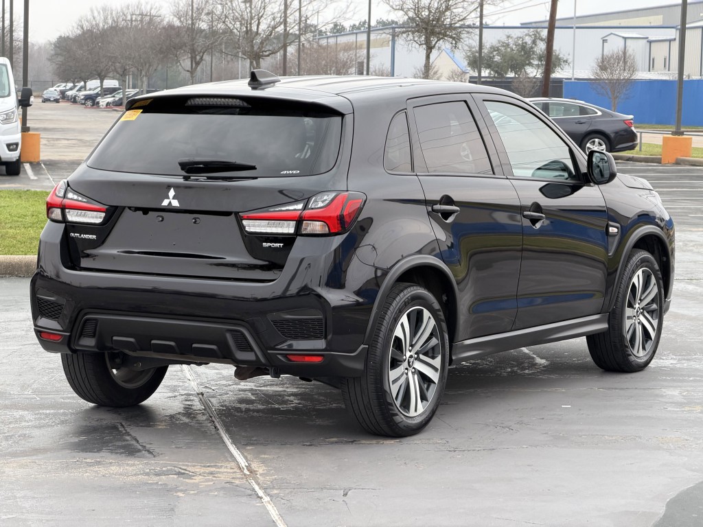 2024 Mitsubishi Outlander Image 10