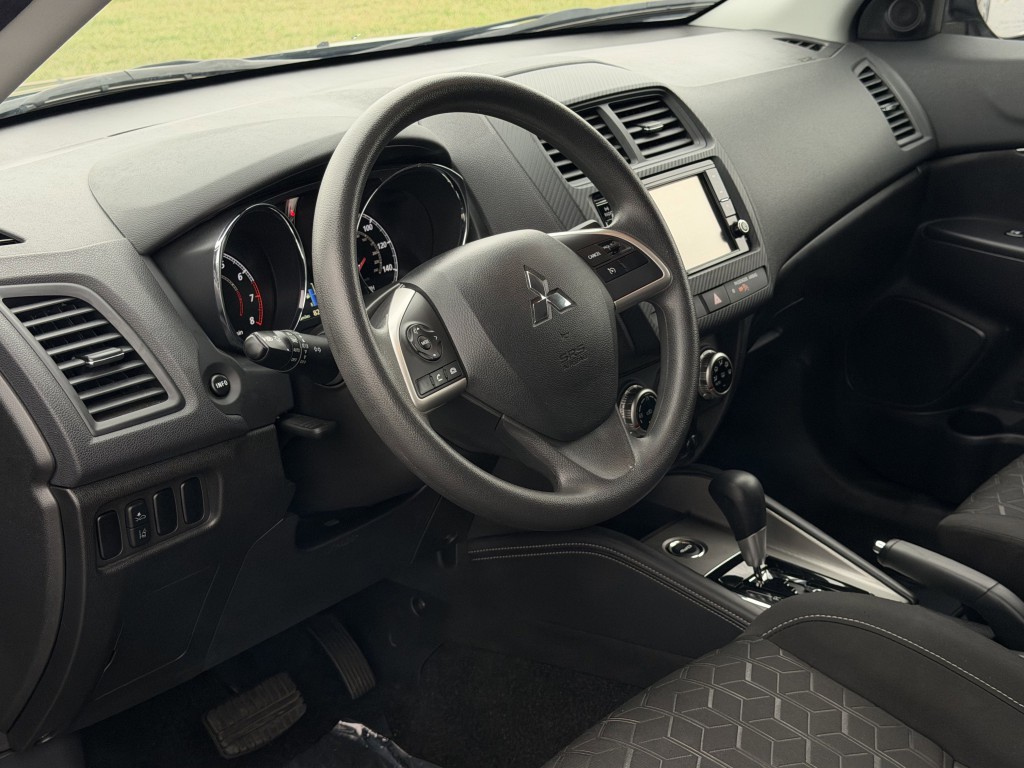 2024 Mitsubishi Outlander Image 12