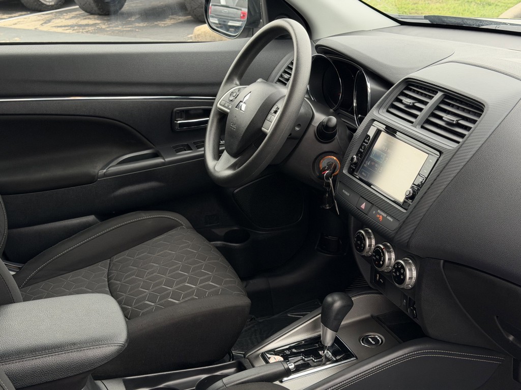 2024 Mitsubishi Outlander Image 13