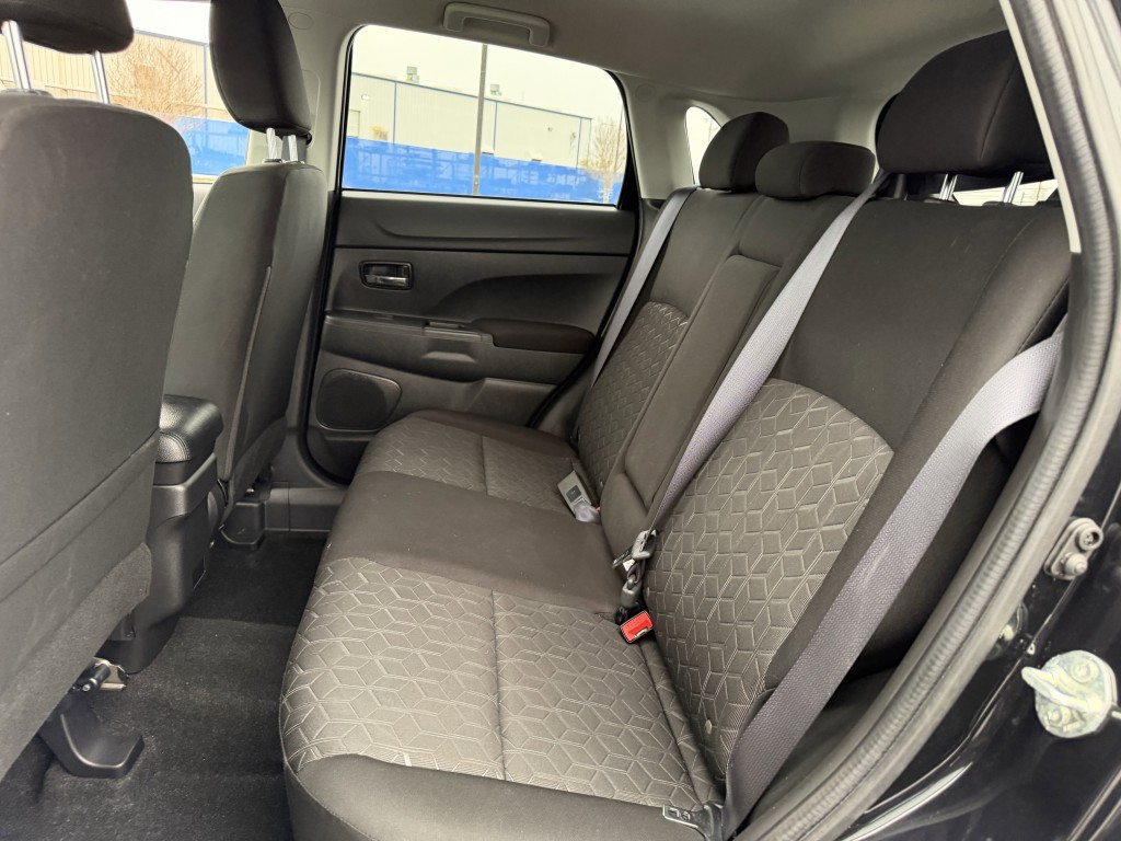 2024 Mitsubishi Outlander Image 27